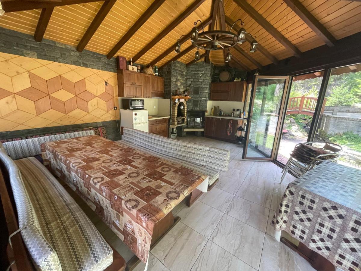 Вила Мерджан Sarnitsa Ngoại thất bức ảnh